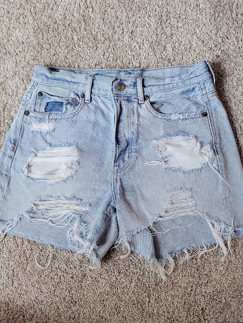 American Eagle Outfitters Light Wash Distressed Denim Shorts - Picture 1 of 6
